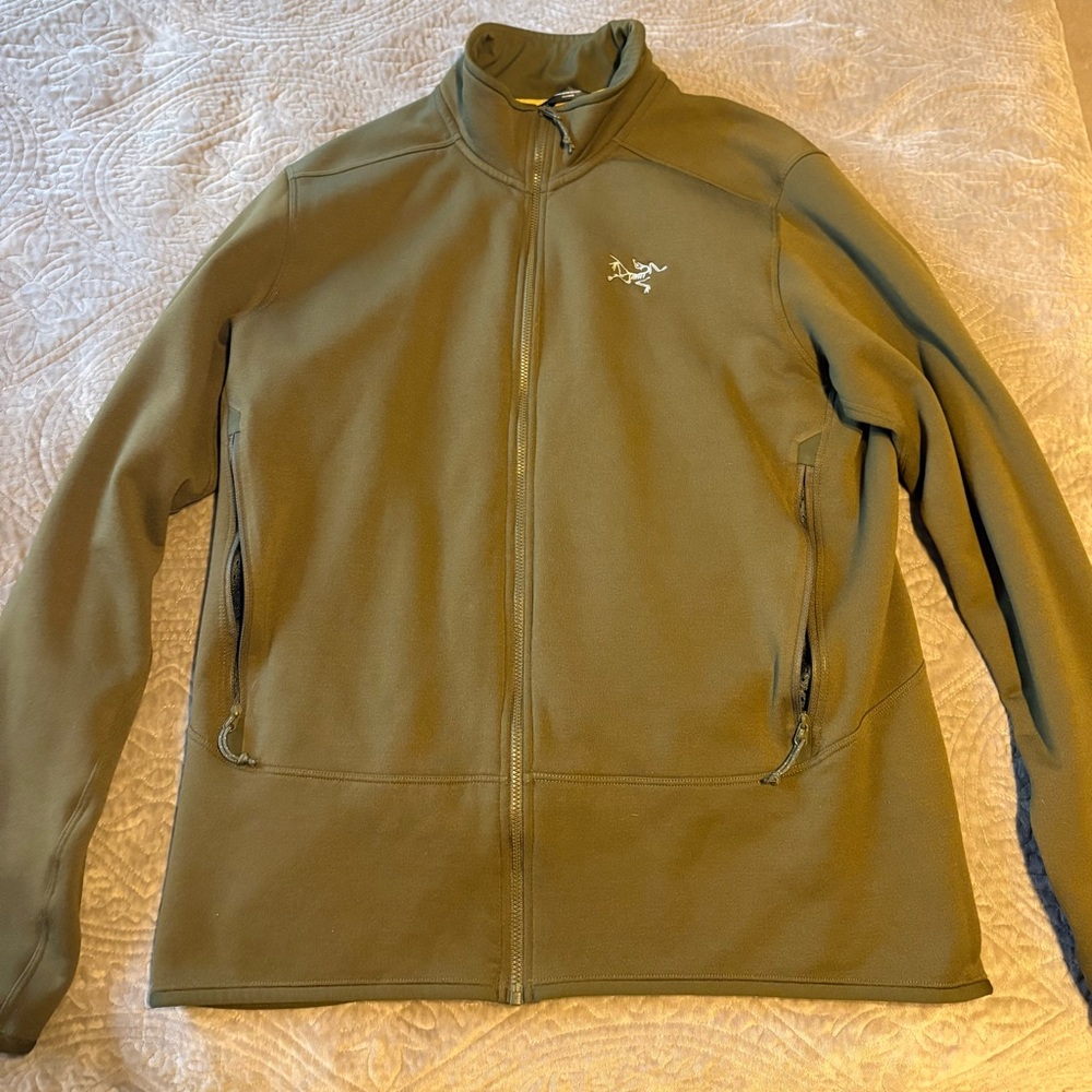 Arc'teryx Men's Forest Green Performance Jacket